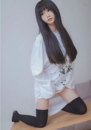 《穿长筒袜的有夫之妇》_蓝光免费观看韩国
